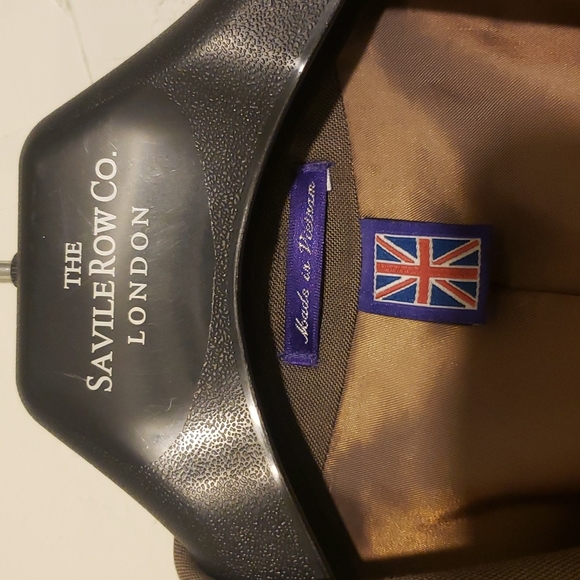 Suit - Picture 3 of 6